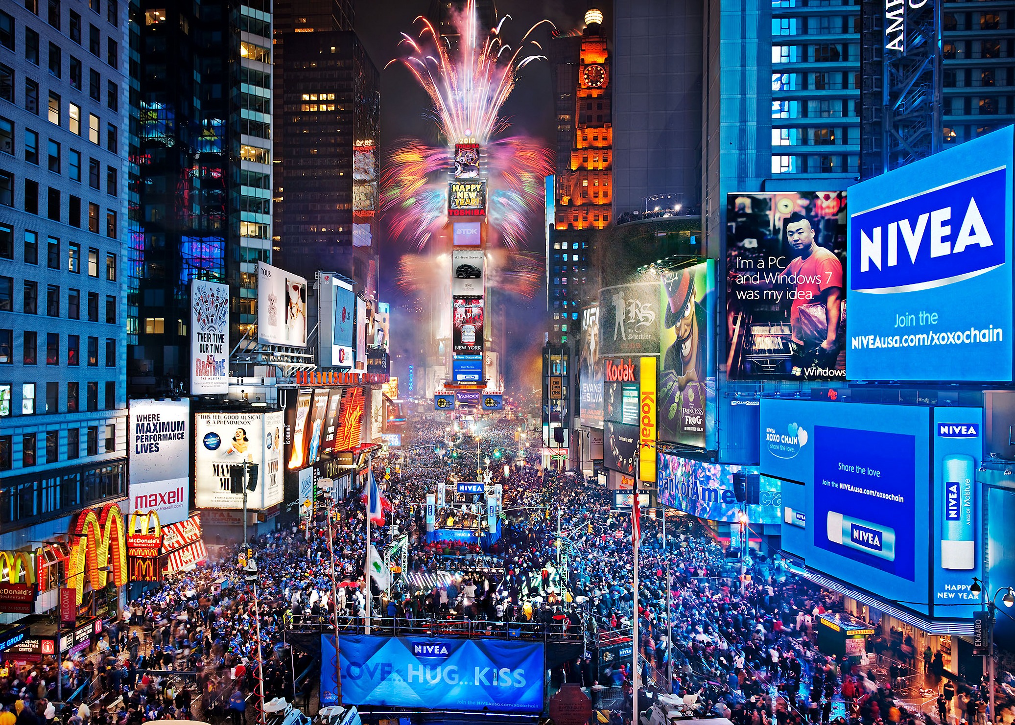 Times Square se prepara para recibir el año nuevo 2016