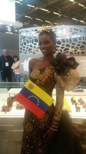 Erika Pinto, Miss Chocolate con u traje de Pavel Mieses