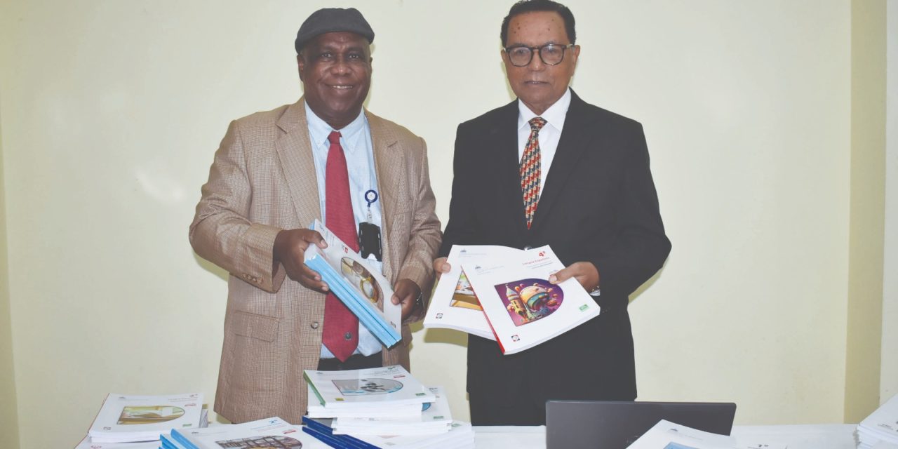 Ministerio de Educación dominicano dona textos a la Biblioteca Nacional de la Colección Libro Abierto