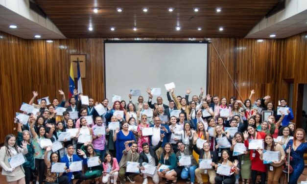 MonitorDescaVE graduó 190 egresados y abrió su tercera cohorte