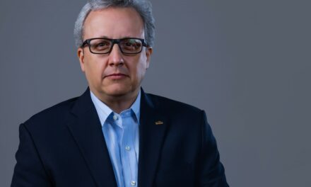 PIZZOLANTE y ARAL Comunicaciones firman alianza para potenciar el mercado peruano
