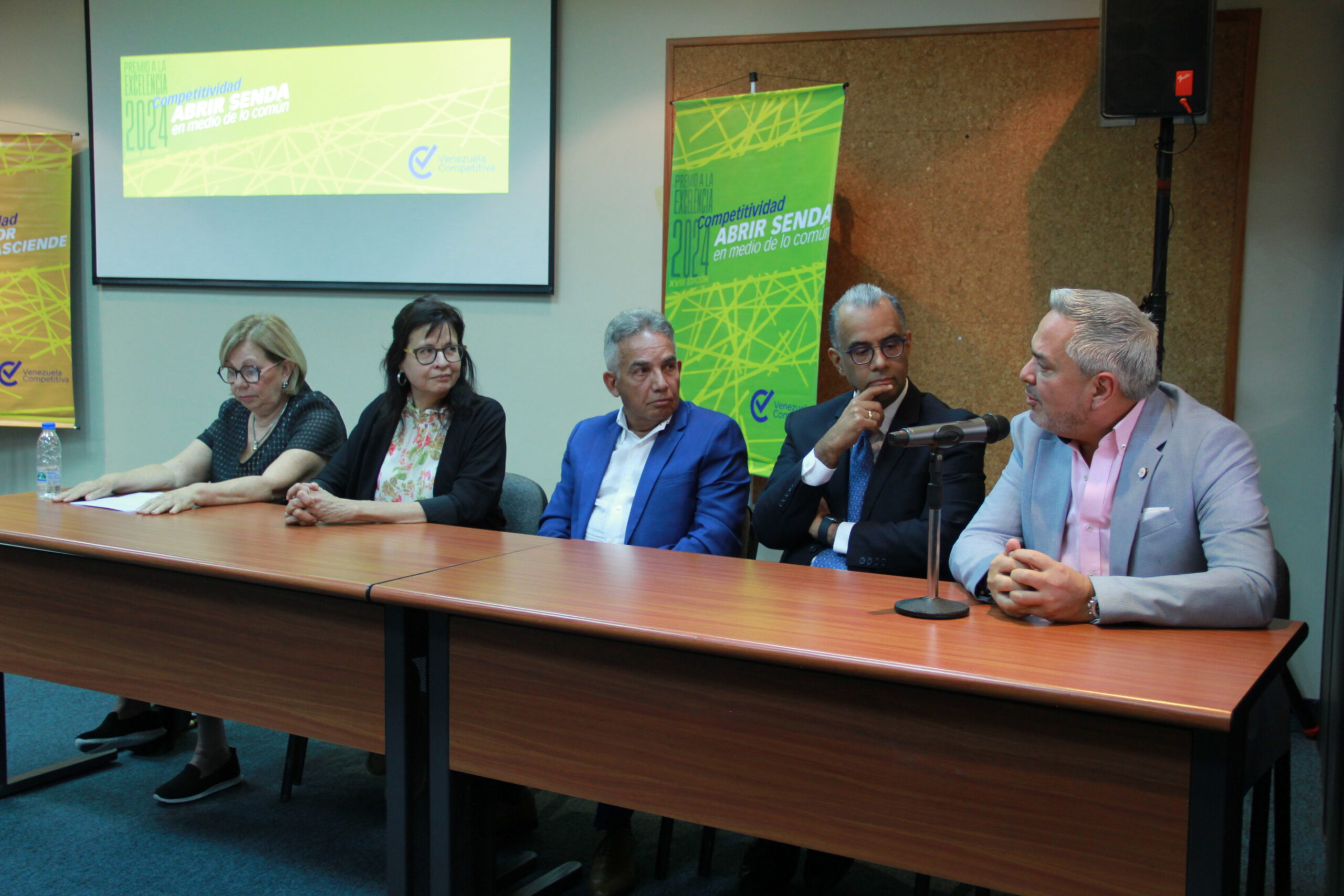 Venezuela Competitiva anunciagalardonados de premio