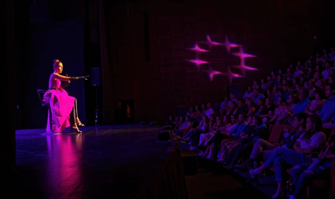 Alejandra Azcarate regresa a Venezuela, para presentar el stand up “Lo que se permite, se repite»