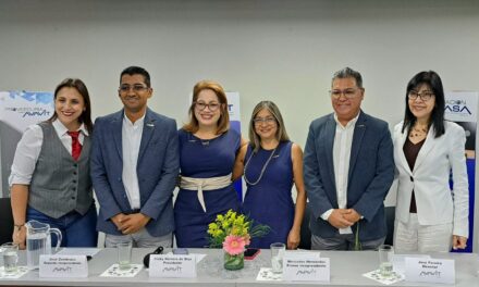 Reeligen a Vicky Herrera de Díaz como presidente de Avavit para el período 2025-2027
