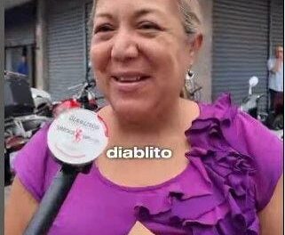 Diablitos Underwood regaló arepas a cambio de sonrisas