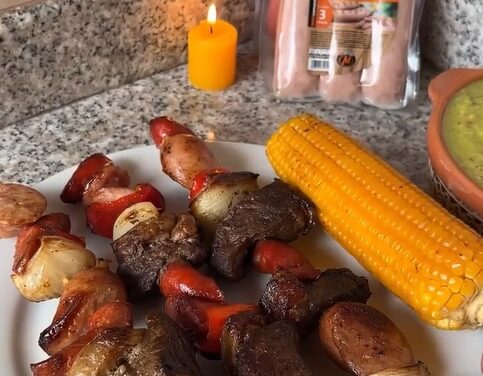 Disfruta el sabor único de los pinchos Montserratina y prende la parrilla con estilo