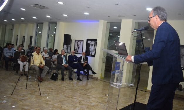 Ensayista José Mármol destaca batallas librangrupos sociales por su identidad en la posmodernidad