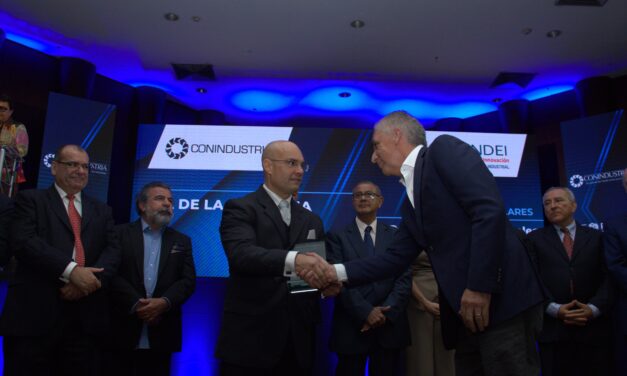 Nota de Prensa Coca-Cola FEMSA recibe Premio Innovación y Sostenibilidad de Conindustria