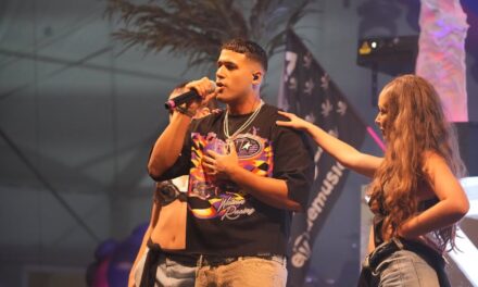 Salsero boricua Moa Rivera deslumbra España con su tour de verano
